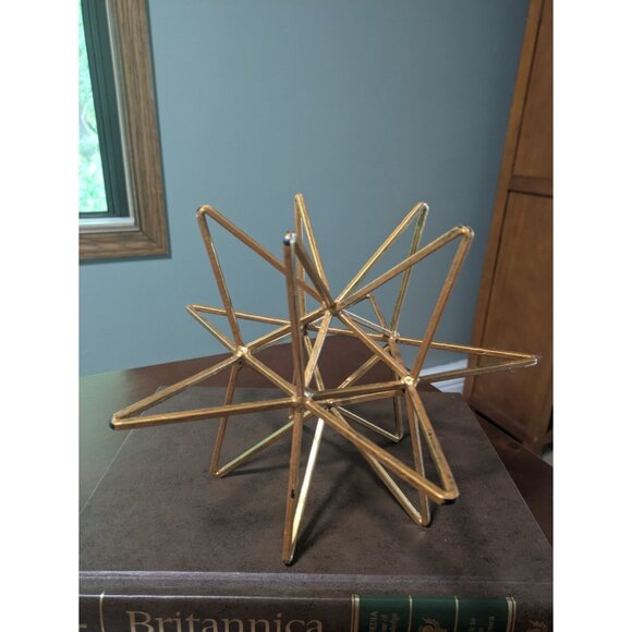 Geometric design goldtone metal decoration - Picture 7 of 7